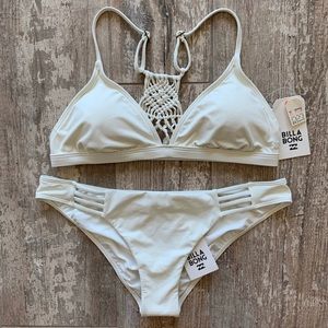 Billabong Triangle Bikini. NWT.  Size L/L